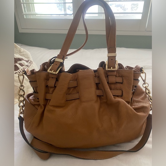 Beautiful Hobo Crossbody Michael kors Bag - Picture 3 of 6